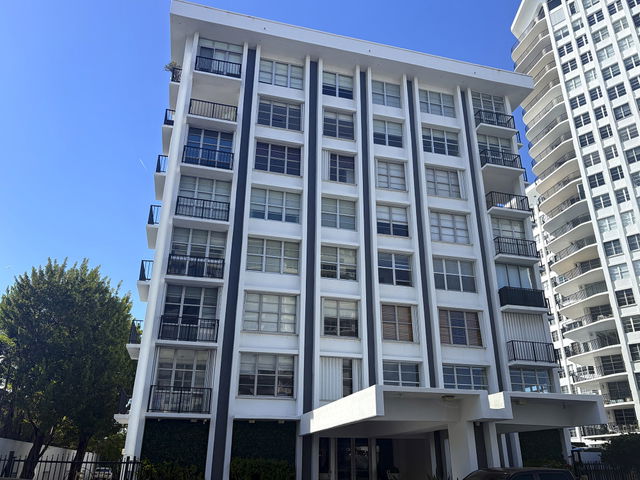 Ashley Apartments Condominium photo 2